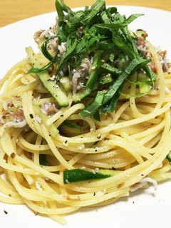 梅ぇ〜、しらすとキュウリの冷製パスタ-レシピのメイン写真