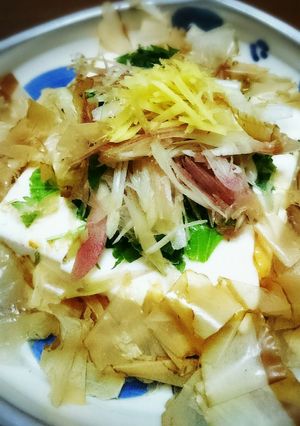 ミョウガや大葉を沢山乗せた冷やっこ-レシピのメイン写真