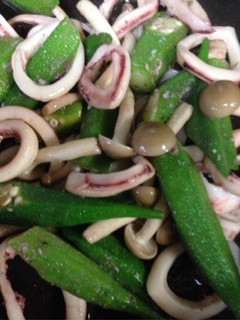 夏にはスタミナ♪イカとオクラの中華炒め-レシピのメイン写真