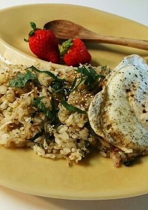 さっぱり☆梅しそちりめんチャーハン-レシピのメイン写真