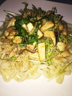 ごま油で香ばしく!えりんぎ豆苗うどん-レシピのメイン写真