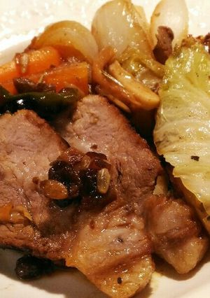 ストウブで豚肩ロース塊肉の蒸し焼き煮-レシピのメイン写真