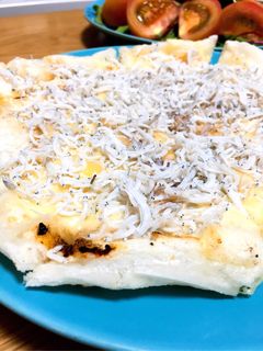 簡単♪シラスの餅ピザ-レシピのメイン写真