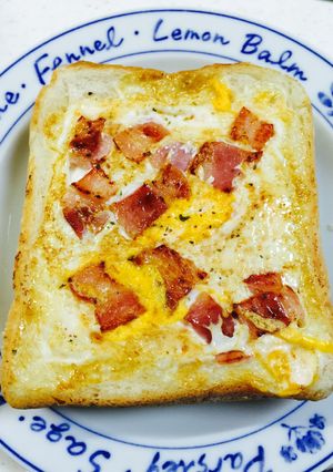 フライパンで簡単目玉焼きトースト☆朝食-レシピのメイン写真