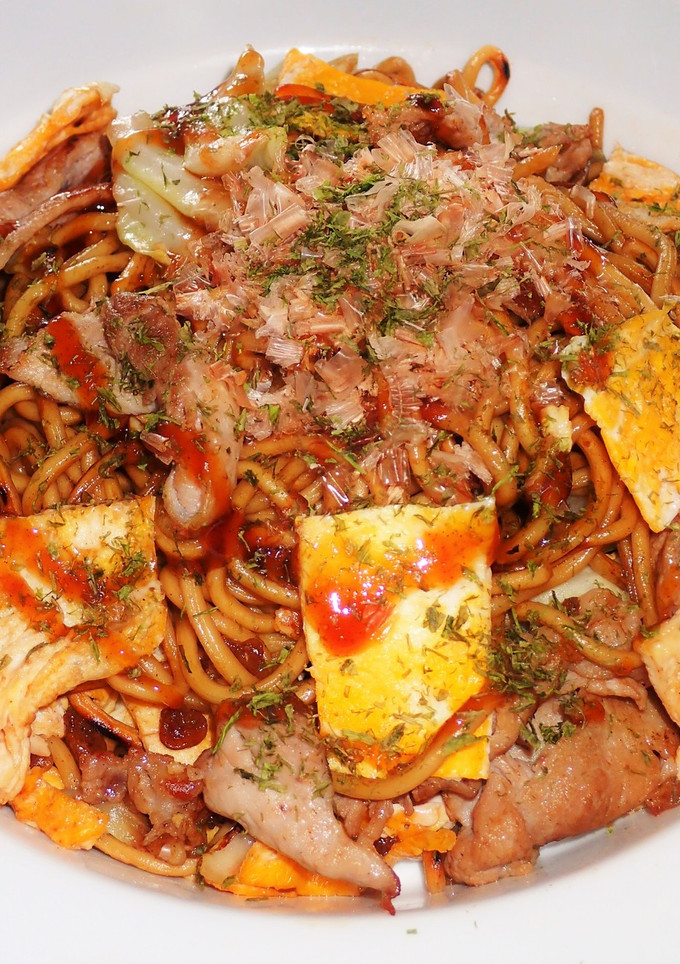 卵焼きを具材に　揚げ玉入り焼きそば-レシピのメイン写真
