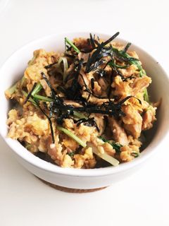 簡単!ツナと卵のオイスター味噌丼☆-レシピのメイン写真