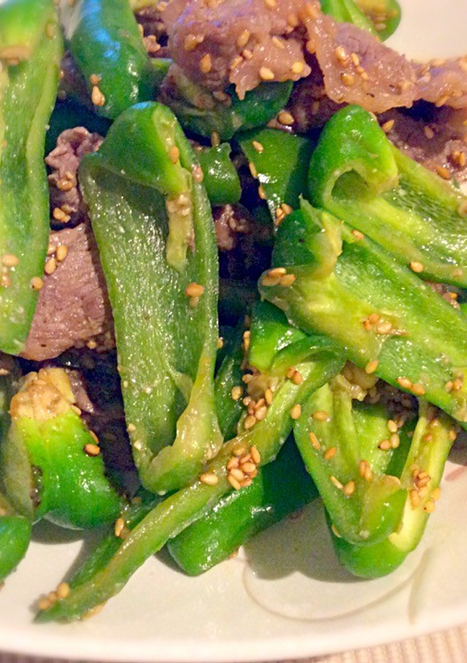 丸ごとピーマンと牛肉のごま味噌炒め-レシピのメイン写真