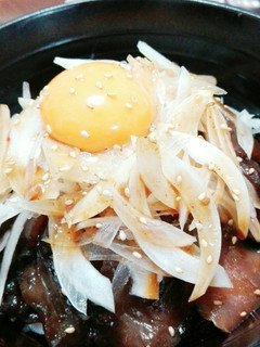 ピリリ甘辛な、韓国風ユッケ丼!!-レシピのメイン写真
