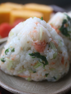 水菜と鮭のおにぎり (^o^)♪-レシピのメイン写真