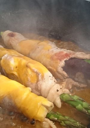 茄子とアスパラ豚肉巻き巻きマンゴソース-レシピのメイン写真