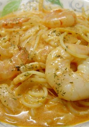 トマトジュースと牛乳でエビクリームパスタ-レシピのメイン写真