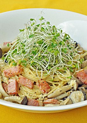スプラウトときのこたっぷり♪カルボナーラ-レシピのメイン写真