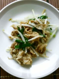 【屋台風】ニラと豚もやしのオイソ炒め-レシピのメイン写真