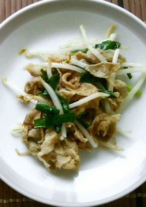 【屋台風】ニラと豚もやしのオイソ炒め-レシピのメイン写真