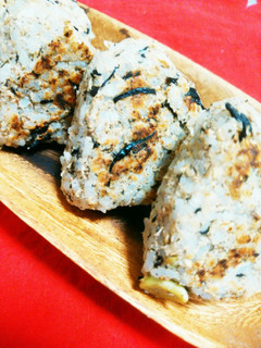 おからの梅ひじきDE焼きおにぎり-レシピのメイン写真