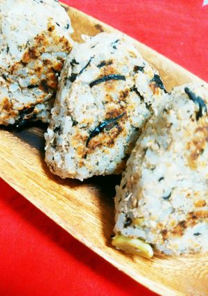 おからの梅ひじきDE焼きおにぎり-レシピのメイン写真
