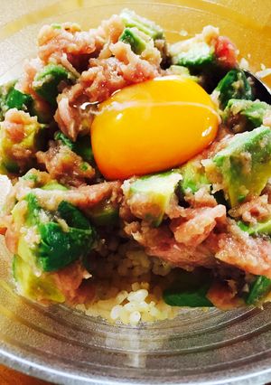 マグロたたきとアボカドTKG-レシピのメイン写真