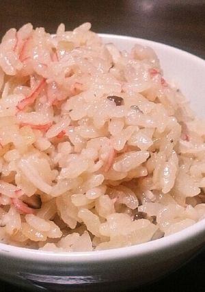 椎茸とかにかまの炊き込みご飯。-レシピのメイン写真