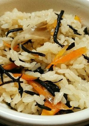 ひじきの炊き込みご飯-レシピのメイン写真
