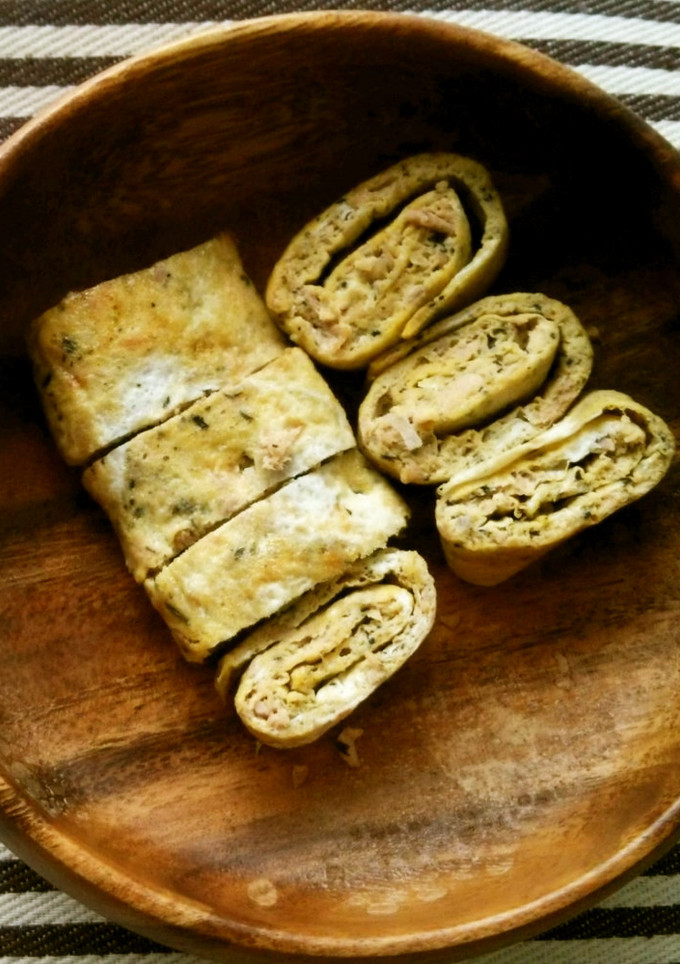 ミョウガとゆかりのツナマヨ玉子焼き-レシピのメイン写真