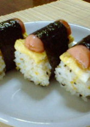 スパムになりたい魚肉ソーセージむすび-レシピのメイン写真