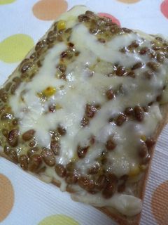 ピザ風納豆トースト-レシピのメイン写真