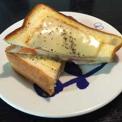 รูปของ トマト入りハムチーズトースト