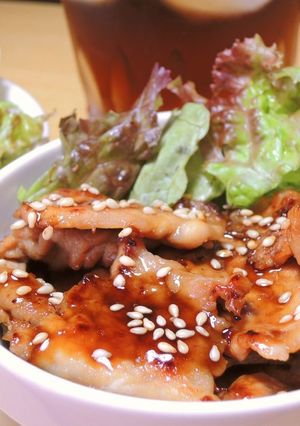 焼き鳥のタレで簡単！ コッテリ豚丼！-レシピのメイン写真