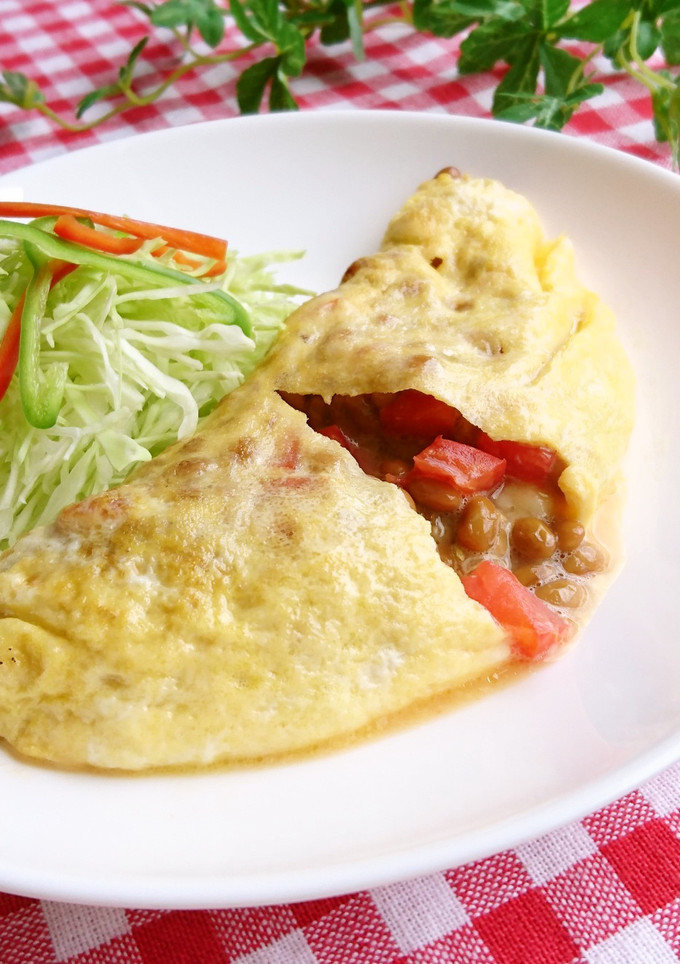 とろ～り♪トマトとチーズの納豆オムレツ-レシピのメイン写真