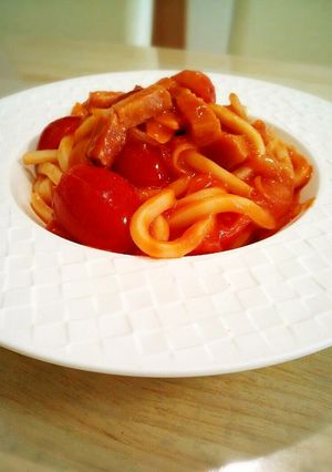 超簡単　トマトたっぷりうどんでナポリタン-レシピのメイン写真
