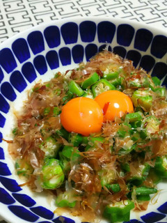 我が家のおくらとおかかと卵黄のユッケ風-レシピのメイン写真