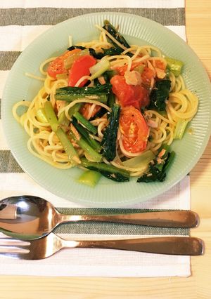 ツナと小松菜とトマトのペペロンチーノ風-レシピのメイン写真