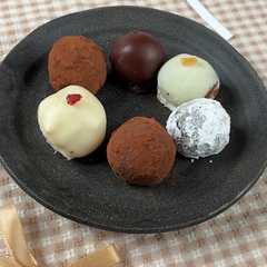 รูปของ 【基本材料2つ】トリュフ風あんチョコ