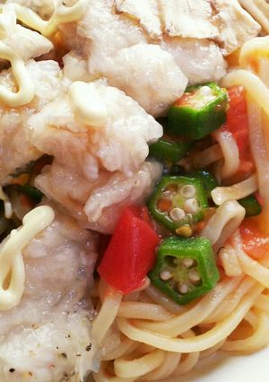 ぶっかけトマトうどんOnゆで鶏-レシピのメイン写真