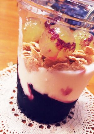 さっぱりお洒落なパフェ風ヨーグルト♪-レシピのメイン写真