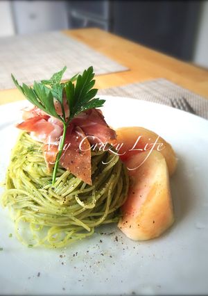 冷製ジェノベーゼのパスタ 生ハムと桃添え-レシピのメイン写真