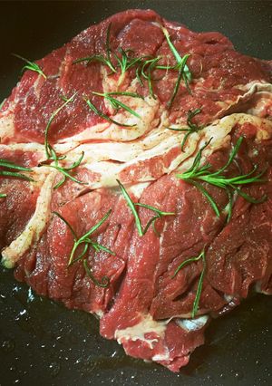 【大変身】ローズマリーで安いステーキ肉が-レシピのメイン写真