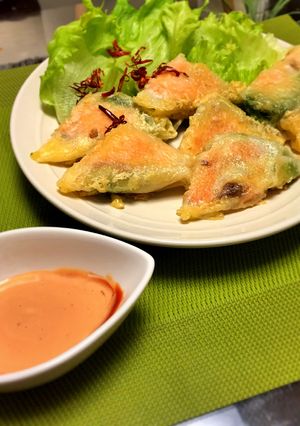 サーモンとアボカドの三角春巻き-レシピのメイン写真