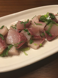 オカズに、ツマミに!ブリと胡麻油のネギ塩-レシピのメイン写真