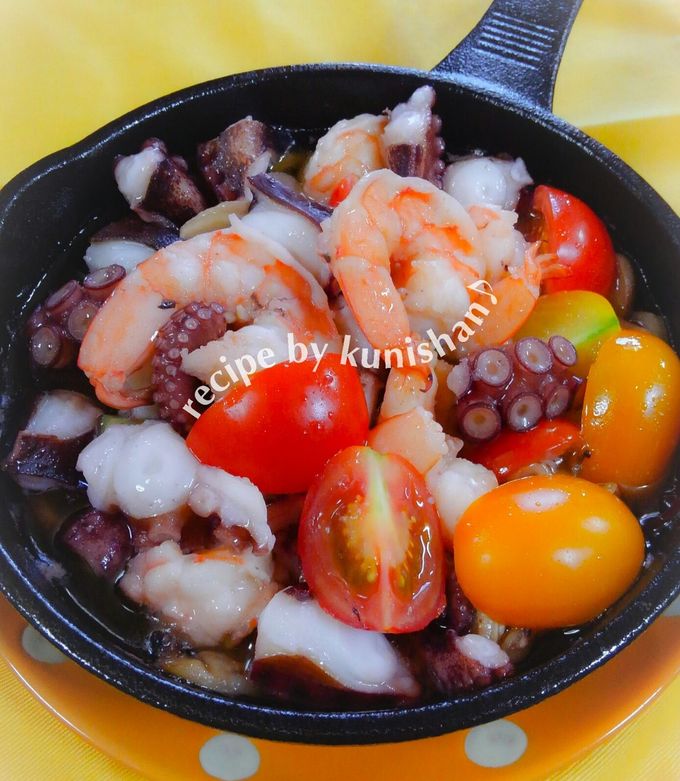 ももえびしゃちたこ タコとエビのアヒージョ♪ by くにしゃん♪ 【クックパッド】 簡単