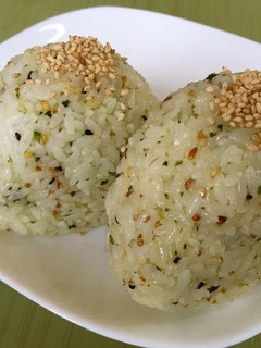 ☆焙煎そば 青菜 梅 おにぎり-レシピのメイン写真