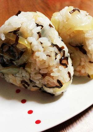 ♡塩昆布と天かすおにぎり♡-レシピのメイン写真