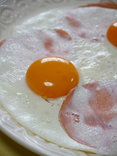 簡単!目玉焼き 黄身後乗せ-レシピのメイン写真