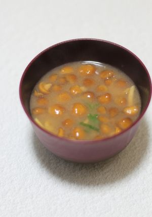 ぬめりUPの裏技！なめこと豆腐の絶品味噌汁レシピ-レシピのメイン写真