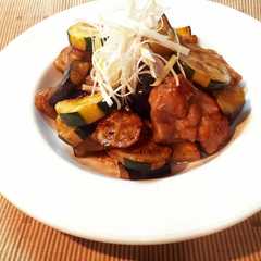 รูปของ ナスとズッキーニのチキンバルサミコ炒め