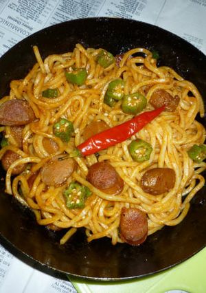 鉄パンでオクラ＋ウィンナー甘辛焼きうどん-レシピのメイン写真