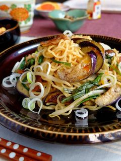 寿司酢でサッパリ♡茄子とニラの焼きそば!-レシピのメイン写真