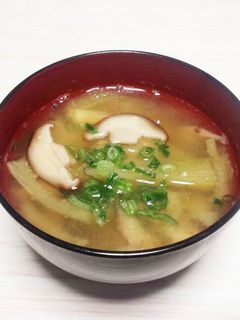 夏定番☆茄子と椎茸のお味噌汁-レシピのメイン写真