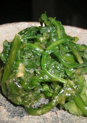 定番だけど大好き♪春菊の胡麻和え-レシピのメイン写真