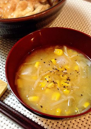 だし入り味噌で簡単＊もやしコーン味噌汁-レシピのメイン写真